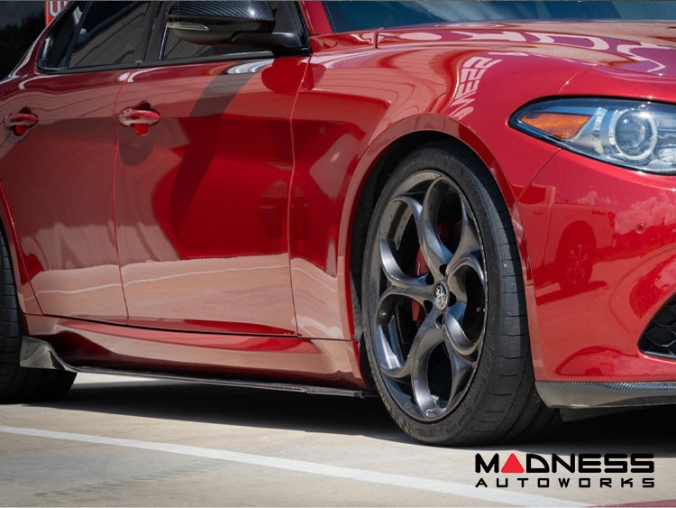 Alfa Romeo Giulia Side Skirts - Carbon Fiber - Estremo